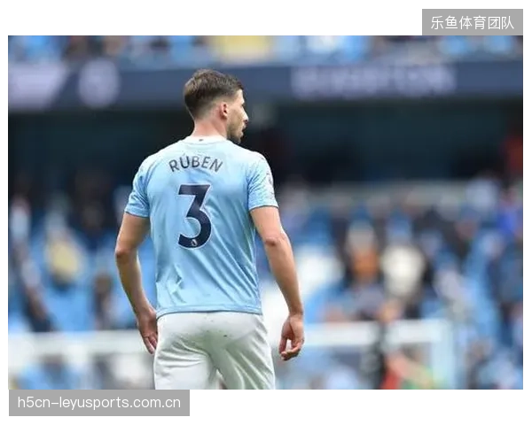 K组焦点战上演边路对决，迪亚斯的突破能力将直接考验葡萄牙防线右路的防守韧性。